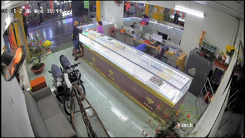Đối tượng cướp nhẫn vàng tại Tiệm vàng Kim Chi 2, xã Hiệp Phước, Thành phố Hồ Chí Minh. (Ảnh: CA Thành phố Hồ Chí Minh cung cấp).