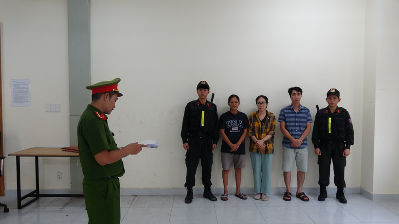 Cảnh sát điều tra Công an Thành phố Hồ Chí Minh khởi tố bị can đối với 03 đối tượng gồm Võ Thị Thu Oanh, Tăng Thị Mỹ Hoà và Tăng Hoàng Vinh. (Ảnh: CA Thành phố Hồ Chí Minh cung cấp)