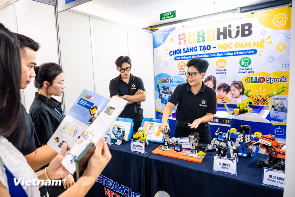 Triển lãm cũng góp phần hướng tới mục tiêu từng bước đưa Hà Nội trở thành trung tâm khoa học, công nghệ và đổi mới sáng tạo hàng đầu cả nước và khu vực. (Ảnh: Minh Sơn/Vietnam+)
