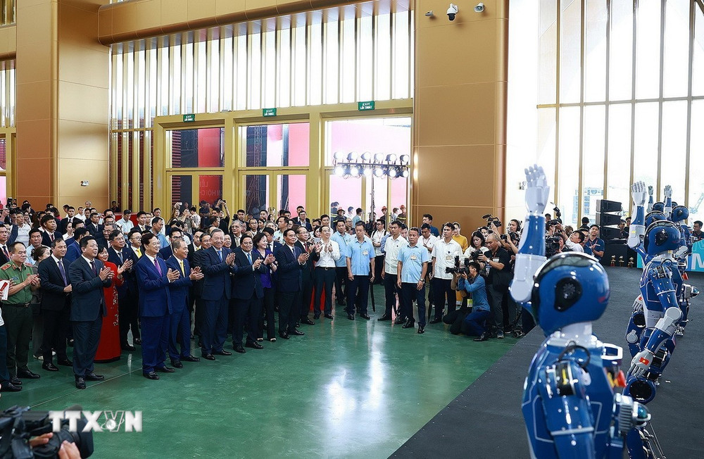 Thủ tướng: Không khí đặc biệt, khí thế đặc biệt, nỗ lực đặc biệt, sẽ tạo thành quả đặc biệt- Ảnh 4. Thủ tướng: Không khí đặc biệt, khí thế đặc biệt, nỗ lực đặc biệt, sẽ tạo thành quả đặc biệt- Ảnh 4.