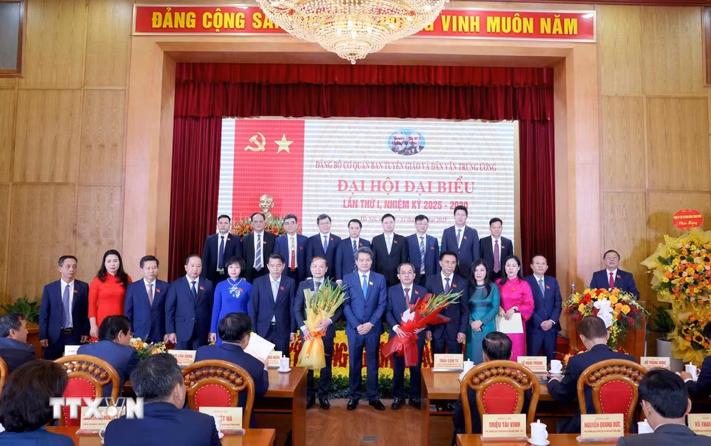 ttxvn-dang-bo-ban-tuyen-giao-va-dan-van-2.jpg