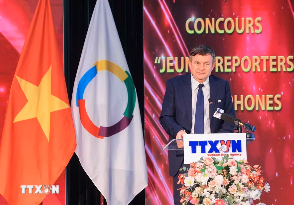 ttxvn-le-trao-giai-cuoc-thi-phong-vien-tre-phap-ngu-2025-7.jpg