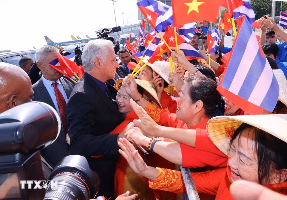 ttxvn-chu-tich-nuoc-cuba-toi-viet-nam-2.jpg