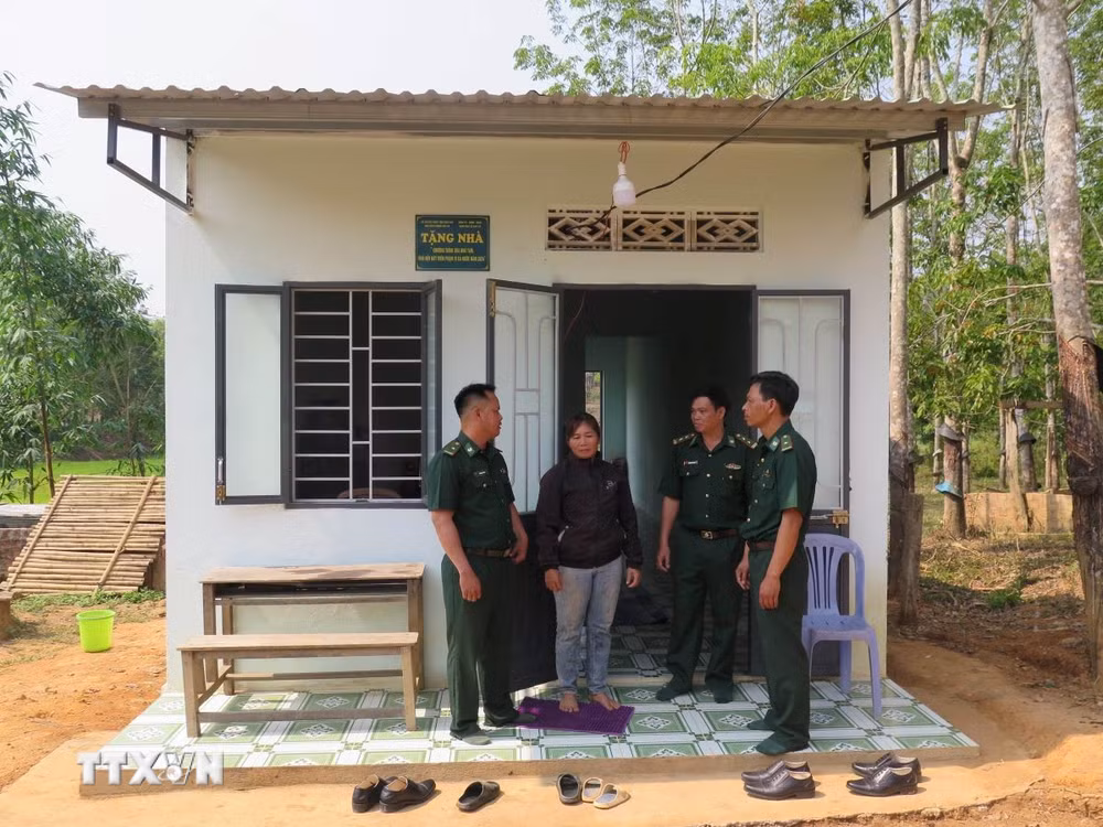 ttxvn-kon-tum-xoa-nha-tam-3.jpg