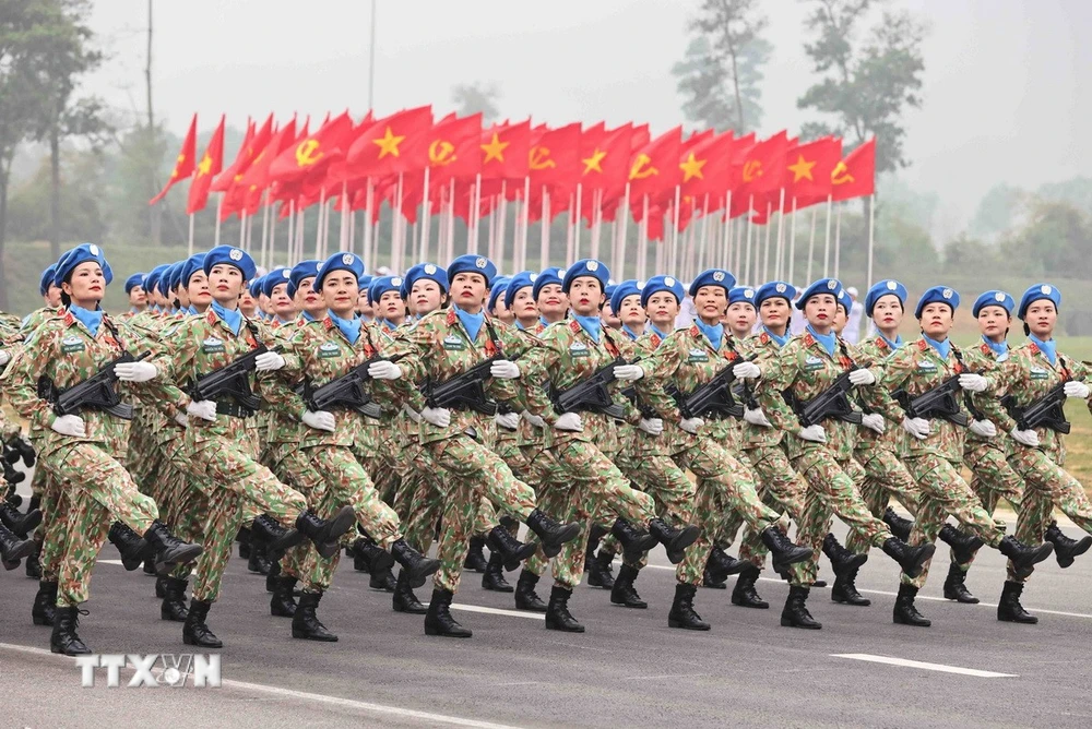 Lễ diễu binh 50 năm thống nhất đất nước | Vietnam+ (VietnamPlus)