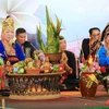 Thực hành nghi lễ cúng, cầu mưa thuận, gió hòa, mùa màng bội thu, người người khỏe mạnh, bình an tại Tết té nước của dân tộc Lào ở Điện Biên. (Ảnh: Trung Kiên/TTXVN)