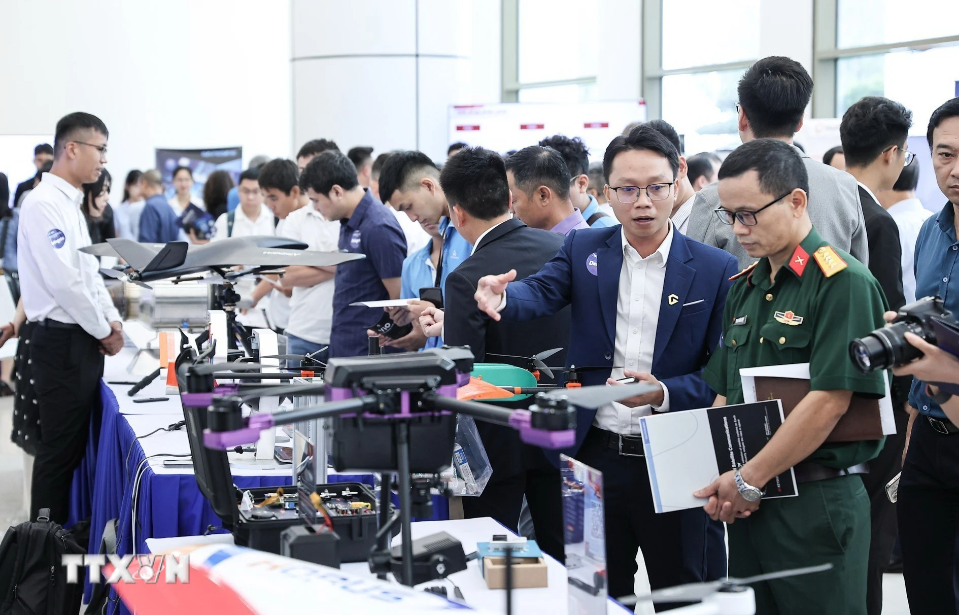 Nghị quyết 57: Định hướng phát triển thiết bị bay không người lái công nghệ cao