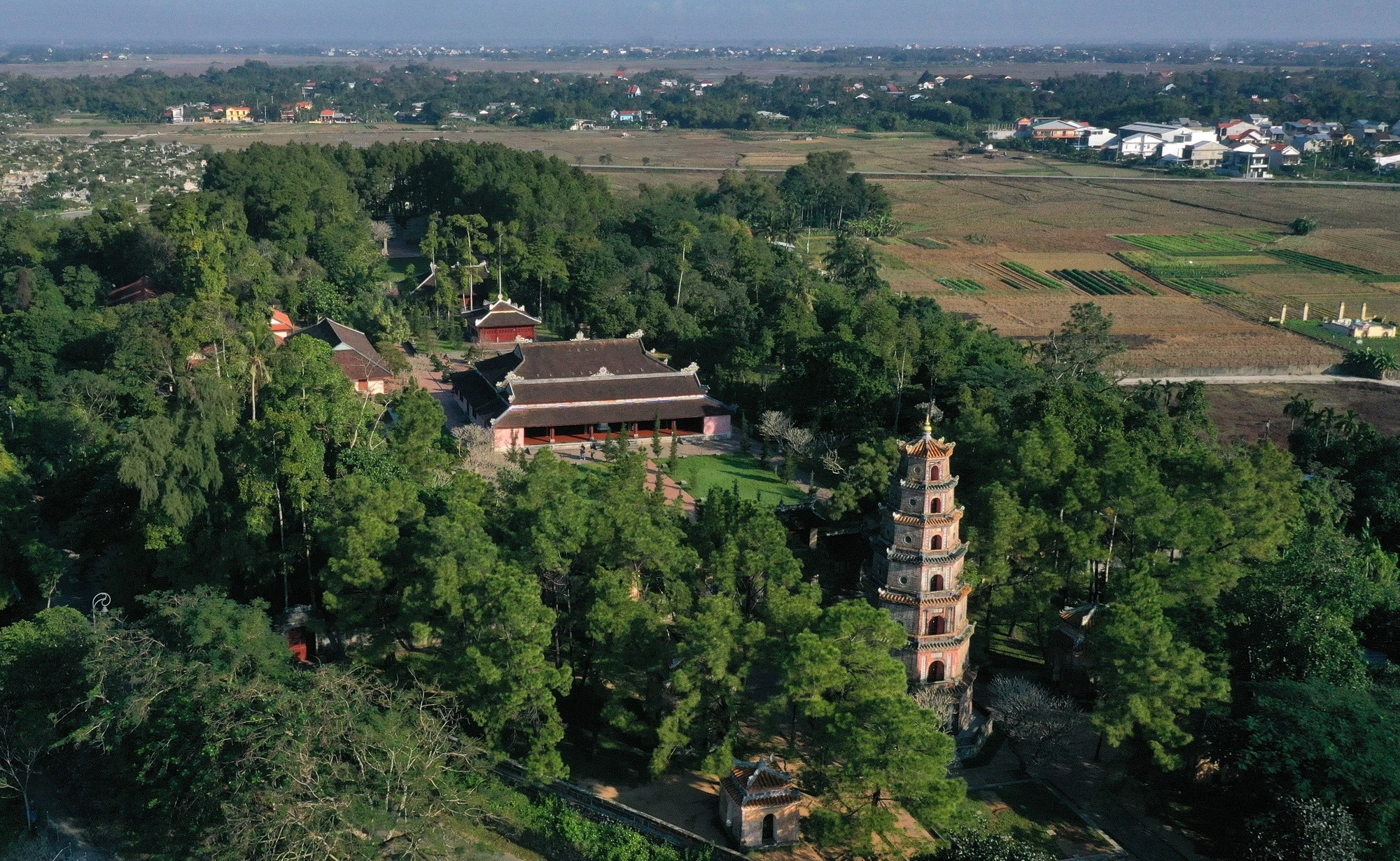Khám Phá Những Ngôi Chùa Cổ Kính Và Yên Bình Tại Cố Đô Huế