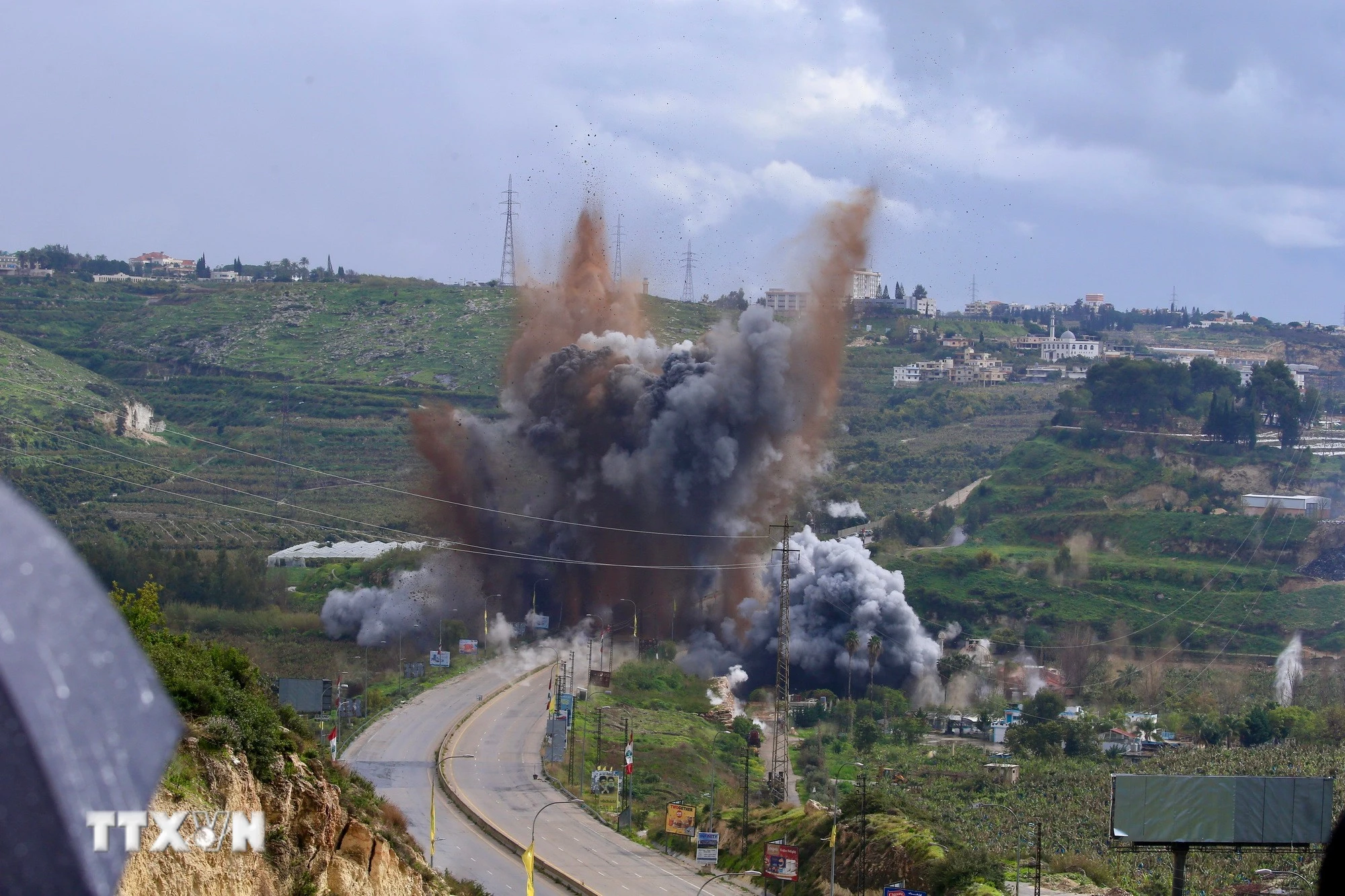 Xung đột Israel - Hezbollah leo thang, gây thương vong lớn tại Lebanon