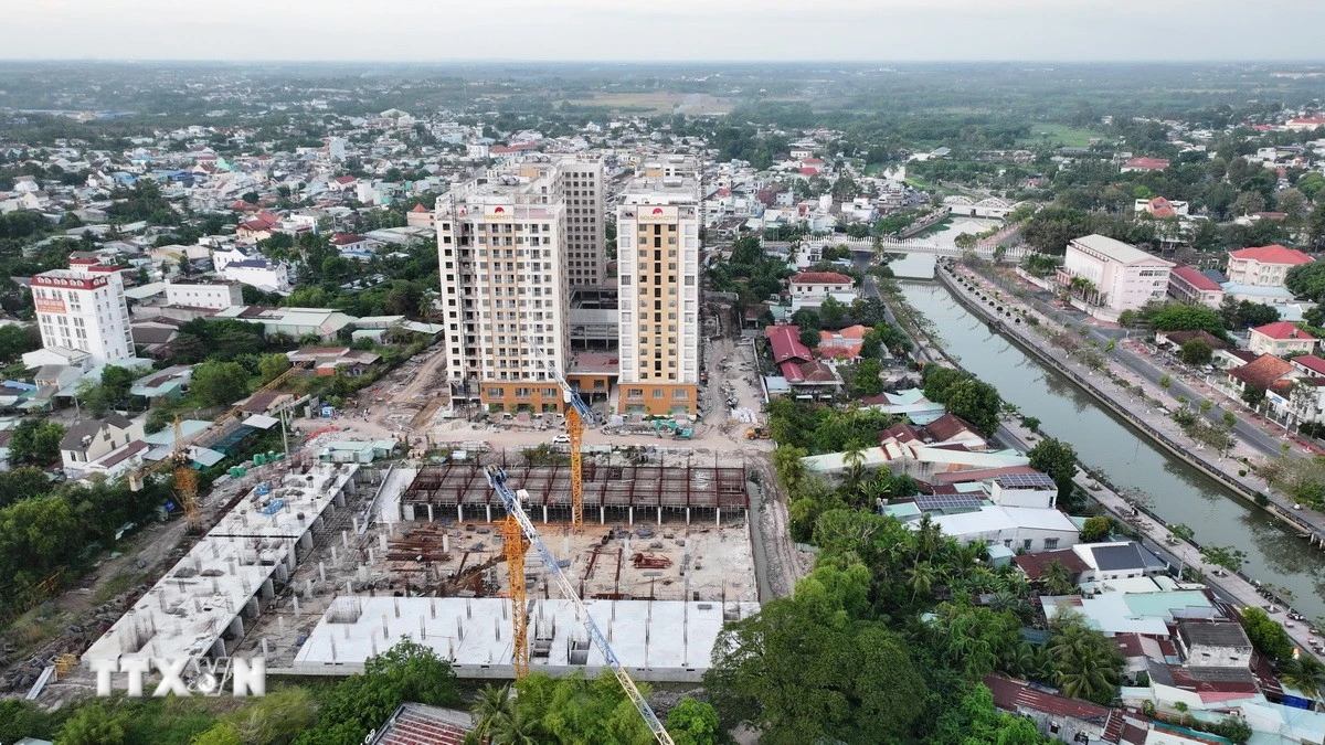 Thị trường bất động sản đối mặt bài toán cân bằng khi nguồn cung tăng mạnh