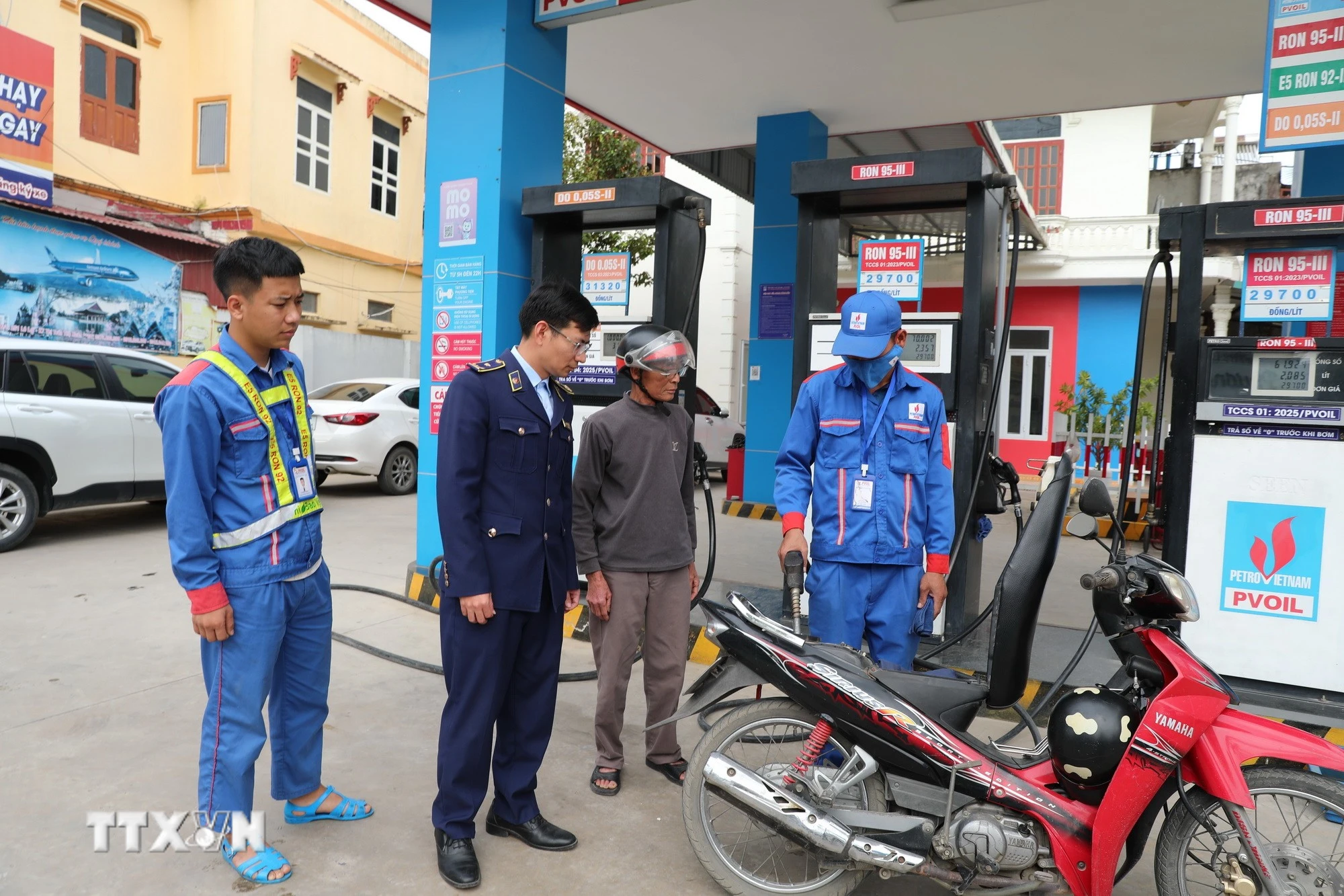 Nguồn cung xăng dầu ổn định, chưa ghi nhận vi phạm trong ngày 3/4
