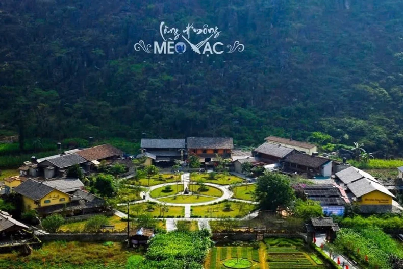 Quang cảnh Mèo Vạc nhìn từ trên cao, nơi vẻ đẹp thiên nhiên hòa quyện với không gian sinh hoạt truyền thống của đồng bào các dân tộc trên cao nguyên đá Đồng Văn. (Ảnh: PV/Vietnam+)