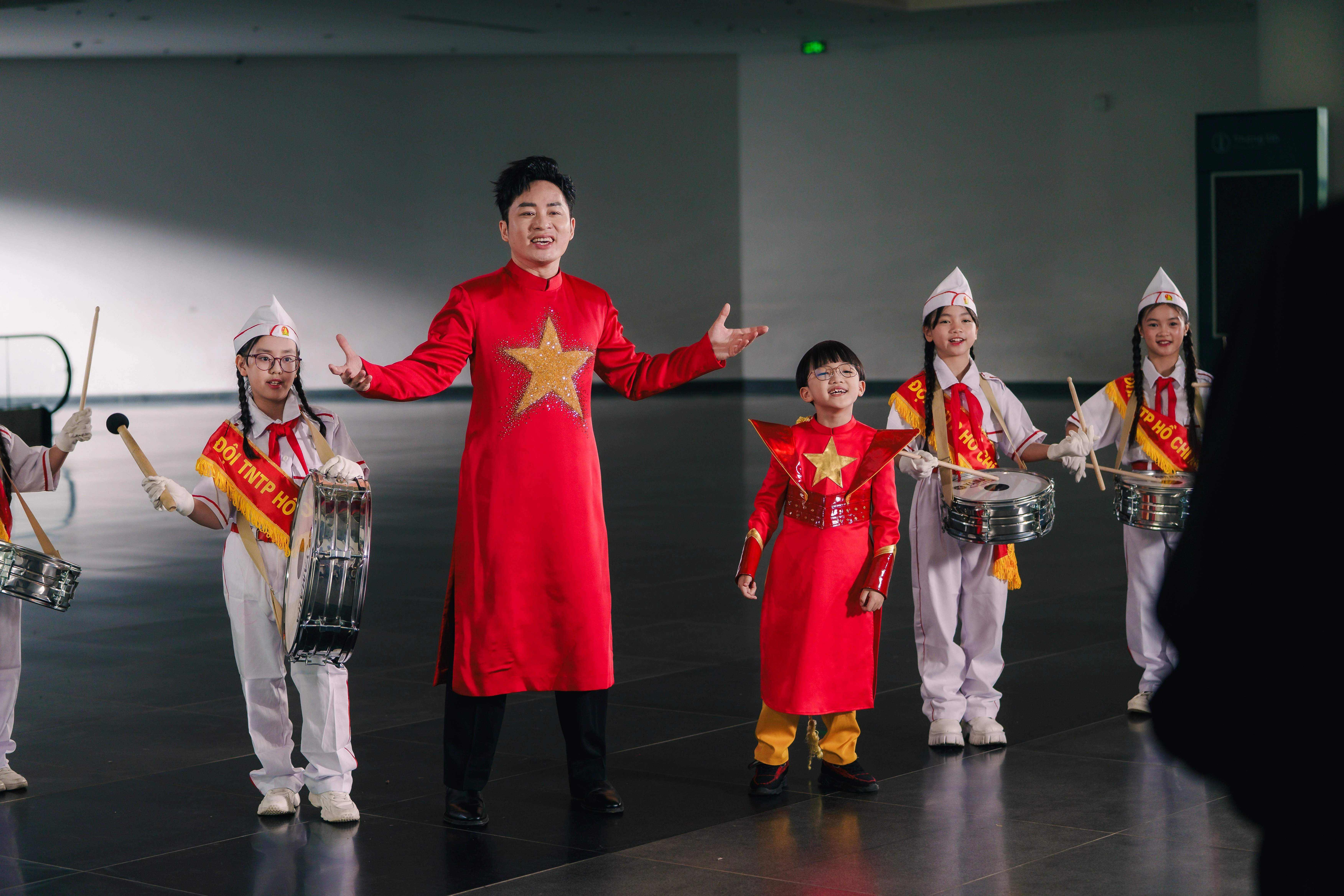 Ba thế hệ cùng xuất hiện trong sản phẩm âm nhạc kỷ niệm Ngày Thống nhất đất nước