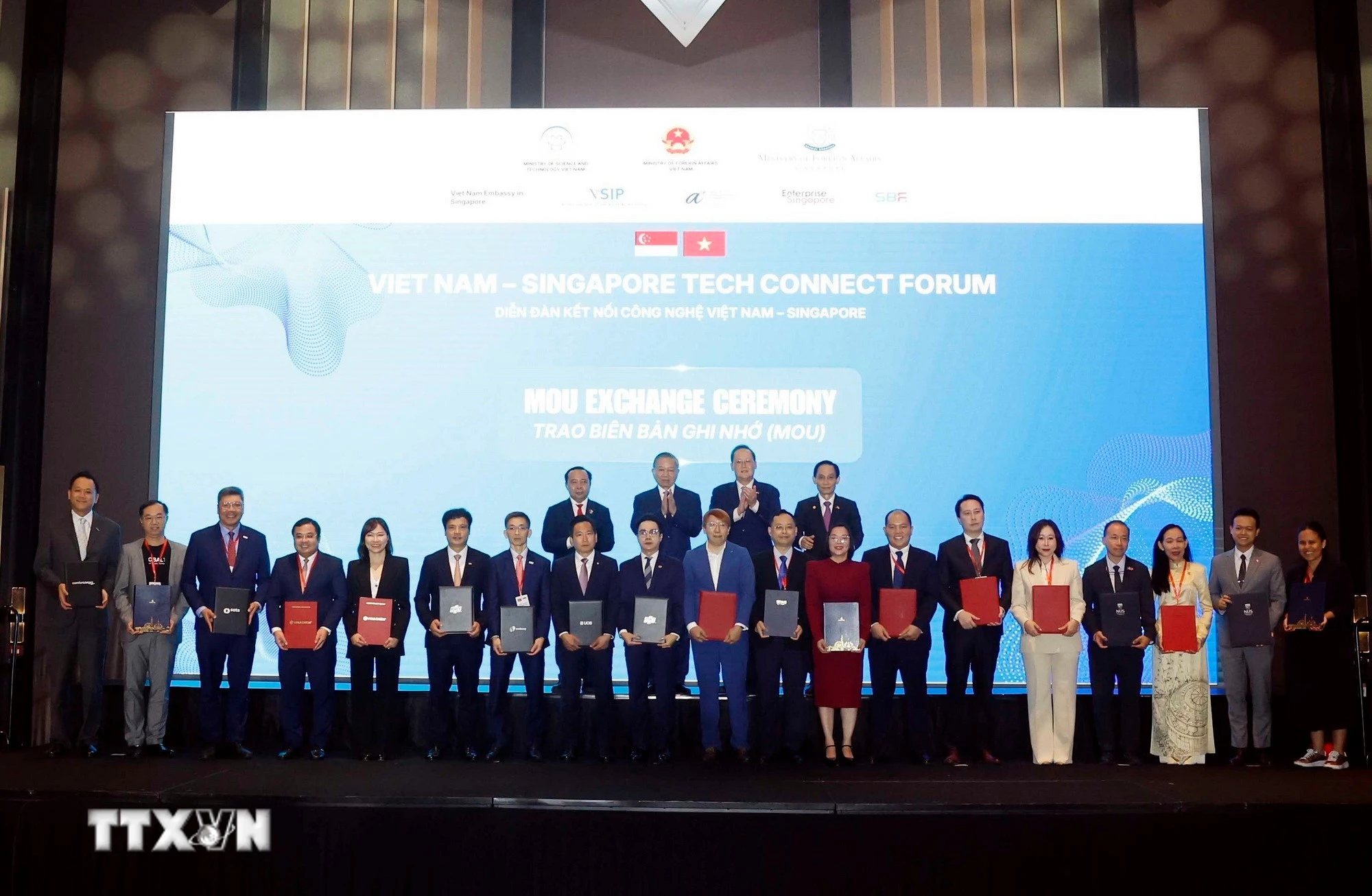 Tổng Bí thư, Chủ tịch nước Tô Lâm dự Diễn đàn Kết nối Công nghệ Việt Nam - Singapore
