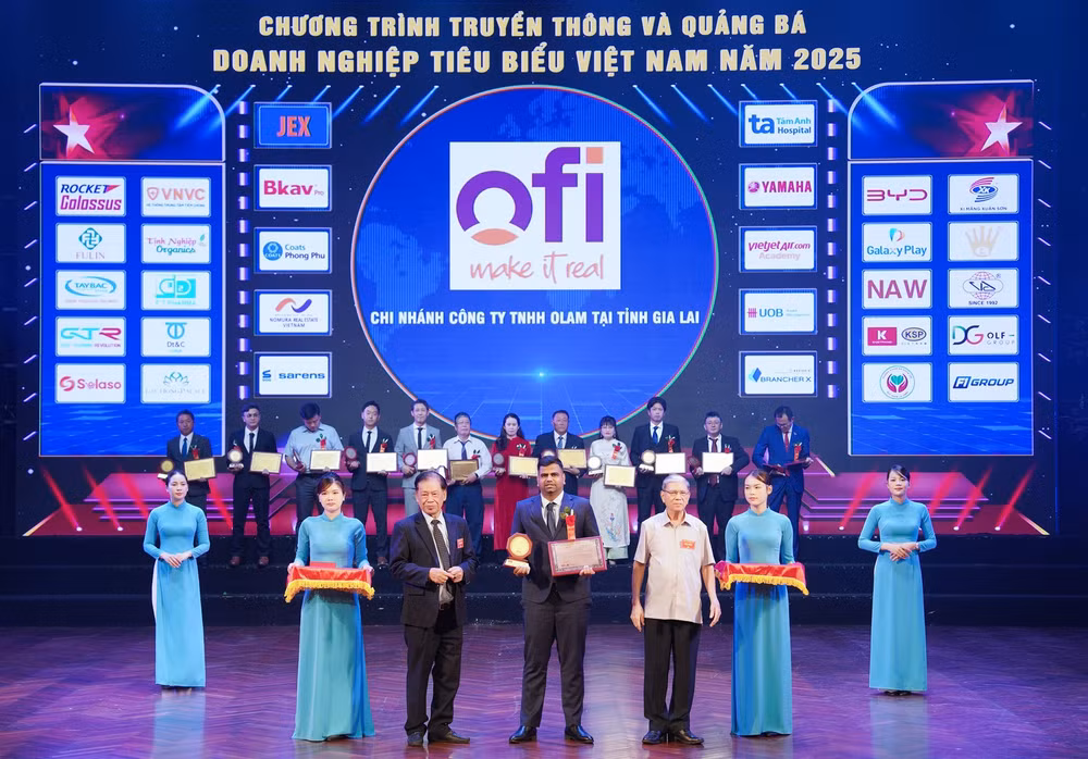 dai-dien-nha-may-ofi-tai-gia-lai-nhan-giai-thuong-top-20-doanh-nghiep-fdi-xuat-sac-tai-viet-nam-nam-2025.jpg