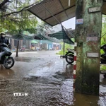 Mưa tại Huế và khu vực duyên hải Nam Trung Bộ nguy cơ có cường độ lớn trên 100 mm/3h. (Ảnh: Mai Trang/TTXVN)