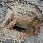 "Hố tử thần" xuất hiện trên đường phố ở Đà Nẵng, "nuốt chửng" ôtô