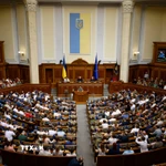 Toàn cảnh một phiên họp Quốc hội Ukraine tại Kiev. (Ảnh: AFP/TTXVN)