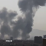 Khói bốc lên sau một vụ nổ ở thủ đô Tehran, Iran ngày 28/2. (Ảnh: The Times of Israel/TTXVN)