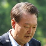 Cựu Tổng thống Hàn Quốc Yoon Suk Yeol tới quận Seocho ở Seoul ngày 3/6/2025. (Ảnh: YONHAP/TTXVN)