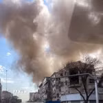 Khói bốc lên sau các vụ oanh tạc của lực lượng Mỹ-Israel nhằm vào Tehran (Iran) ngày 28/2. (Ảnh: ANI/TTXVN)