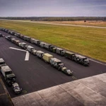 Một đoàn xe quân sự của Hà Lan, bao gồm cả hệ thống tên lửa phòng không Patriot. (Nguồn: Bộ Quốc phòng Hà Lan)