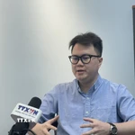 Ông Enzo Sim Hong Jun trả lời phỏng vấn phóng viên TTXVN tại Kuala Lumpur. (Ảnh: Thành Trung/TTXVN)