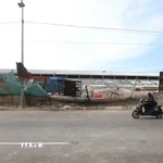 Thiệt hại sau một cuộc không kích tại cảng La Guaira, Venezuela ngày 3/1. (Ảnh: THX/TTXVN)