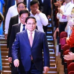 Thủ tướng Phạm Minh Chính đến dự Lễ bế mạc và trao giải Liên hoan Truyền hình toàn quốc lần thứ 42. (Ảnh: Dương Giang/TTXVN)