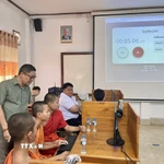 Các thí sinh thực hiện phần thi. (Ảnh: TTXVN phát)