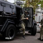 Cảnh sát Mỹ điều tra tại hiện trường một vụ tấn công. (Ảnh: CBS News/TTXVN)