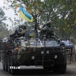 Binh sỹ Ukraine tuần tra tại thành phố Kramatorsk ở vùng Donetsk. (Ảnh: AFP/TTXVN)