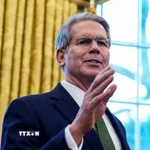 Bộ trưởng Tài chính Mỹ Scott Bessent phát biểu tại Nhà Trắng. (Ảnh: REUTERS/TTXVN)