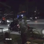 Nhóm thanh thiếu niên liên quan đến vụ hỗn chiến, rượt đuổi gây náo loạn Quốc lộ 10 (đoạn qua phường Yên Tử) vào rạng sáng 11/1. (Ảnh: TTXVN phát)