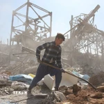 Cảnh đổ nát sau cuộc không kích tại Tehran, Iran. (Ảnh: THX/TTXVN)