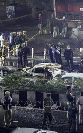 Hiện trường vụ nổ gần Pháo đài Đỏ ở thủ đô New Delhi, Ấn Độ. (Ảnh: ANI/TTXVN)