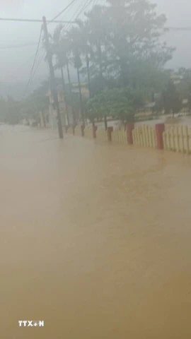 Mưa lớn gây ngập lụt tại nhiều địa phương ở tỉnh Quảng Trị. (Nguồn: TTXVN phát)