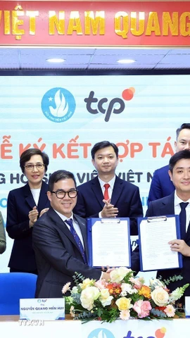 Lễ ký kết hợp tác. (Ảnh: Tuấn Anh/TTXVN)