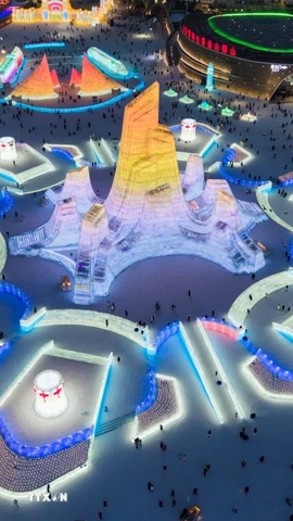 Tác phẩm điêu khắc băng nghệ thuật tại công viên băng tuyết Cáp Nhĩ Tân, tỉnh Hắc Long Giang, Trung Quốc. (Ảnh: THX/TTXVN)