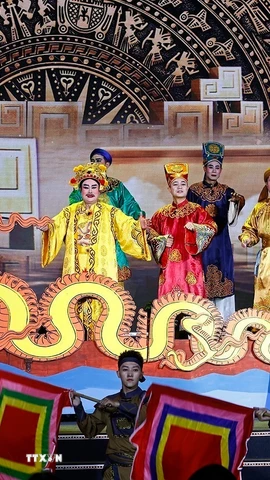 Lễ kỷ niệm 1015 năm ngày Đức Vua Lý Thái Tổ đăng quang. (Nguồn: TTXVN)