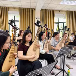 Các nghệ sỹ tại Hà Nội tập luyện chuẩn bị cho chương trình. (Ảnh: CTV/Vietnam+)