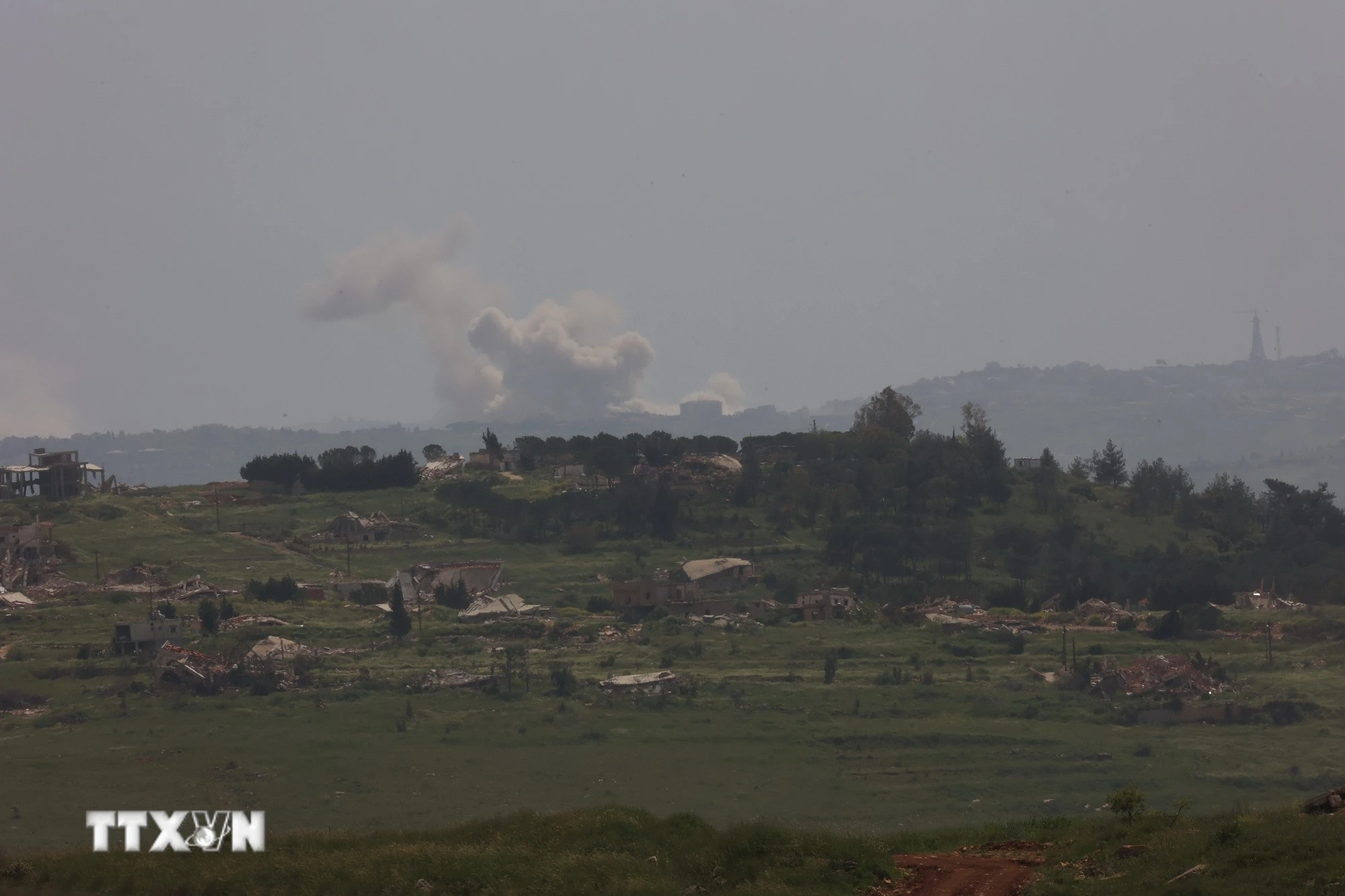 Israel không kích Hezbollah tại Liban, nguy cơ đổ vỡ lệnh ngừng bắn