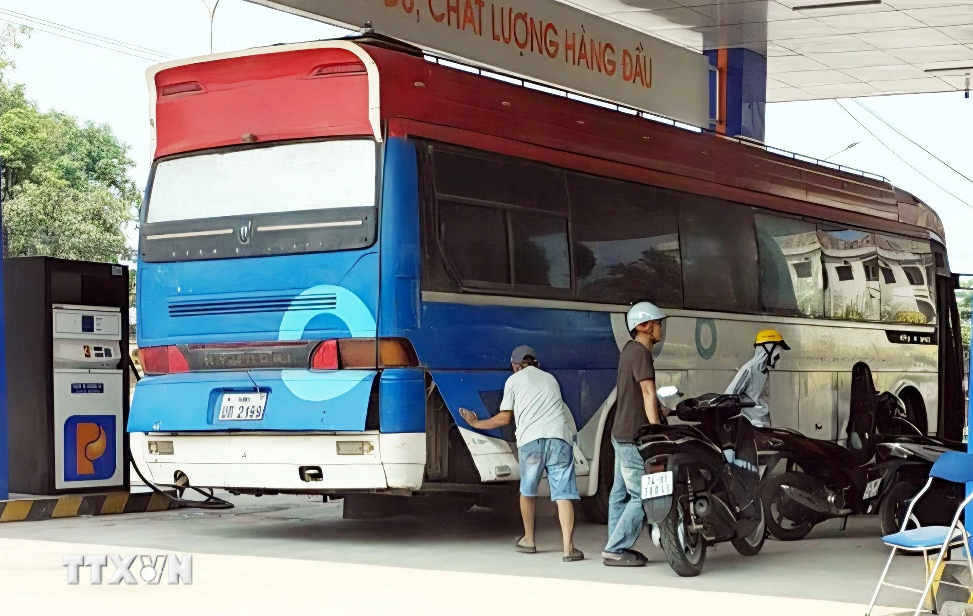 Siết Chặt Kiểm Tra, Xử Lý Vận Chuyển Xăng Dầu Trái Phép Qua Biên Giới