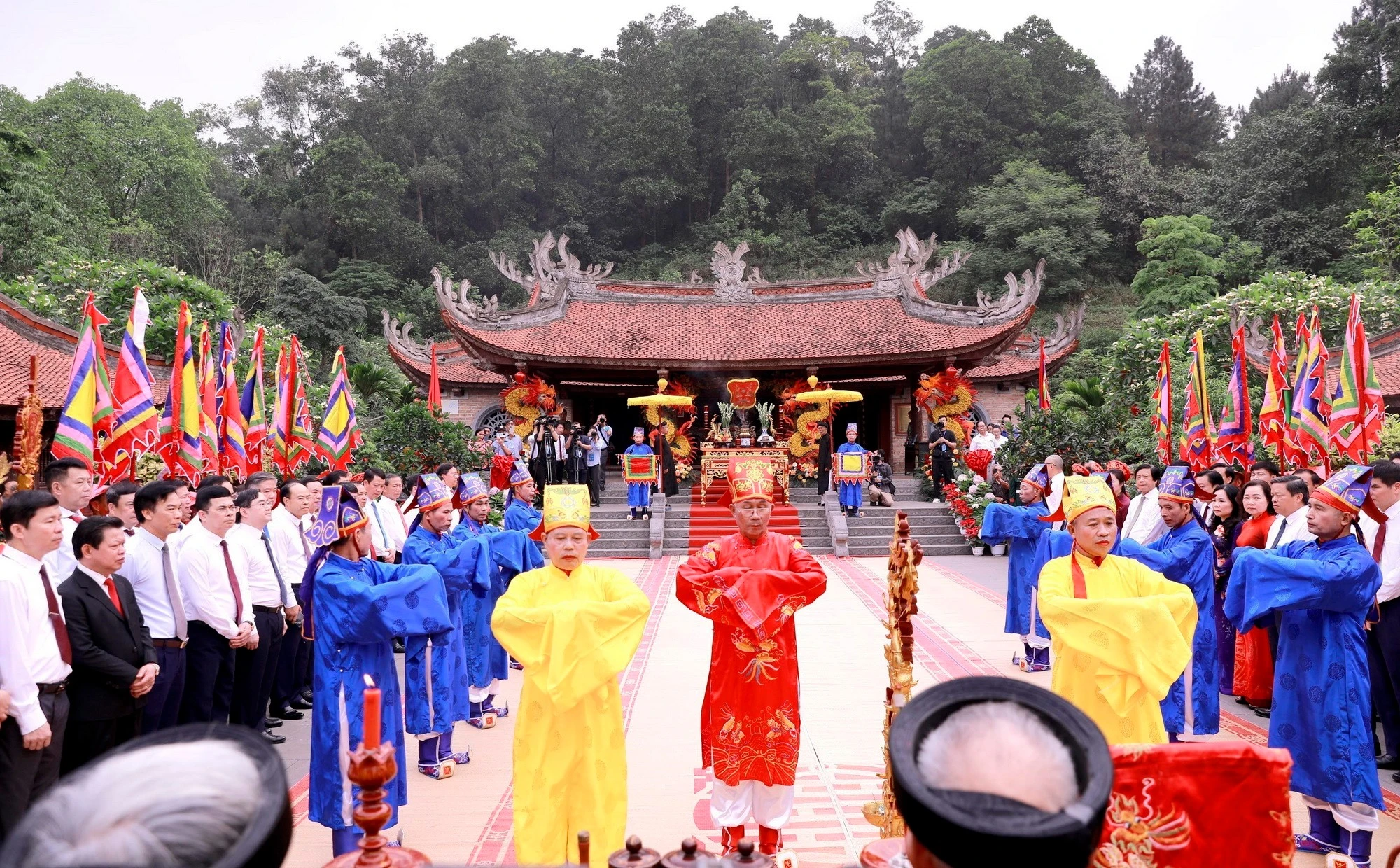 Lễ hội Đền Hùng rực rỡ sắc màu những ngày cao điểm