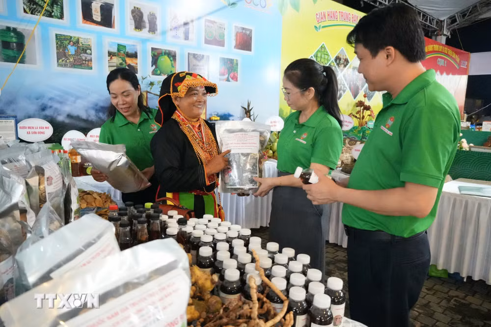 ttxvn_bac-ninh-livestream-quang-ba-ket-noi-tieu-thu-nong-san-an-toan-9029538.jpg