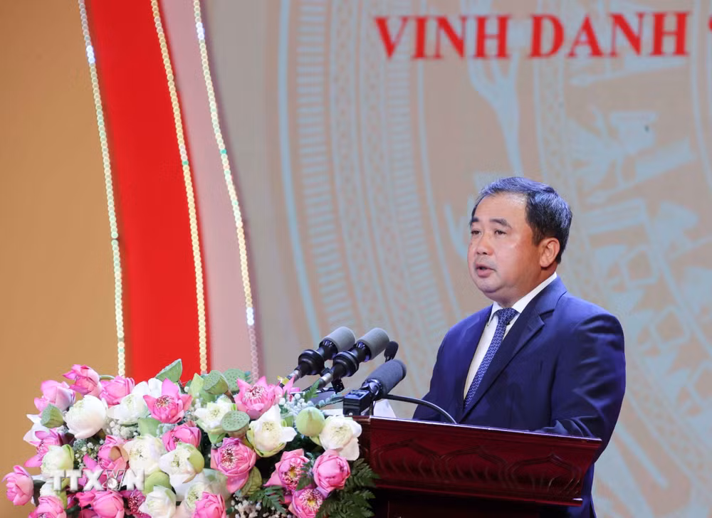 ttxvn_ha-noi-vinh-danh-9-cong-dan-thu-do-uu-tu-nam-2026-9077210.jpg
