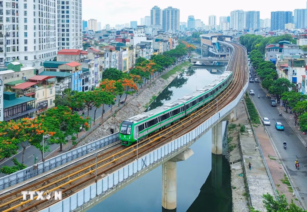 ttxvn-ha-noi-metro-xuyen-dem-khac-phuc-su-co-chu-dong-kiem-dinh-an-toan-tuyen-metro-cat-linh-ha-dong-8852874-3.jpg