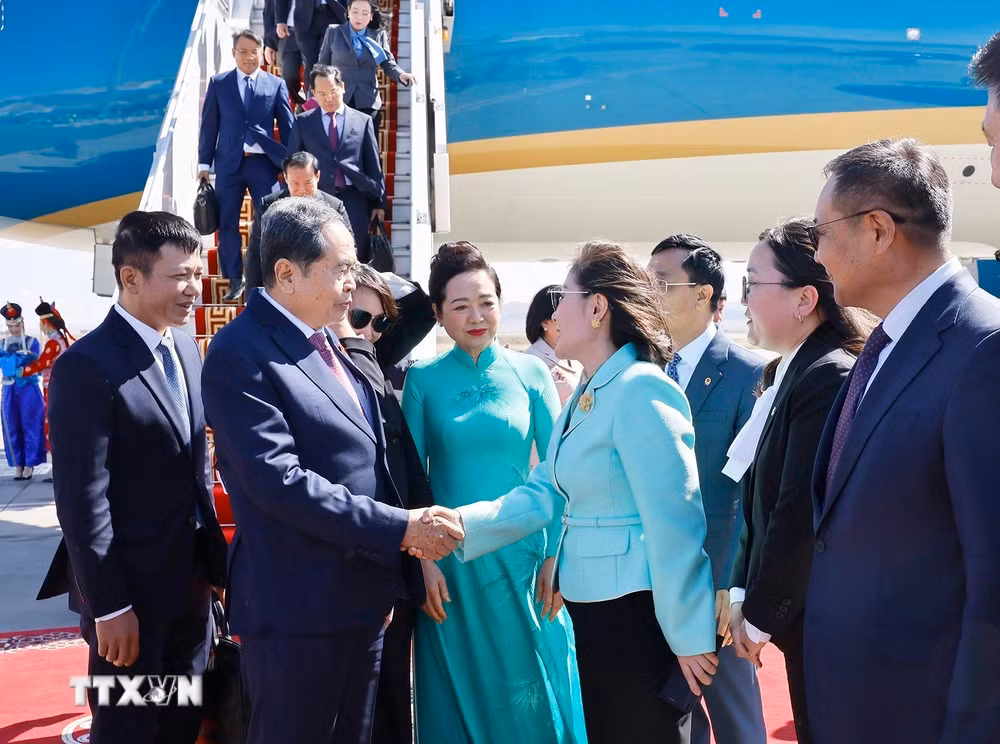 ttxvn-chu-tich-quoc-hoi-va-phu-nhan-bat-dau-tham-chinh-thuc-mong-co-9012810-1.jpg