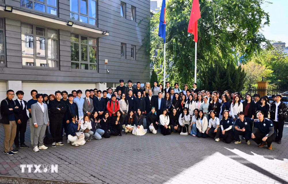 ttxvn-dai-su-quan-viet-nam-tai-hungary-to-chuc-chuong-trinh-chao-tan-sinh-vien-nam-hoc-2026-2027-9066138-1.jpg