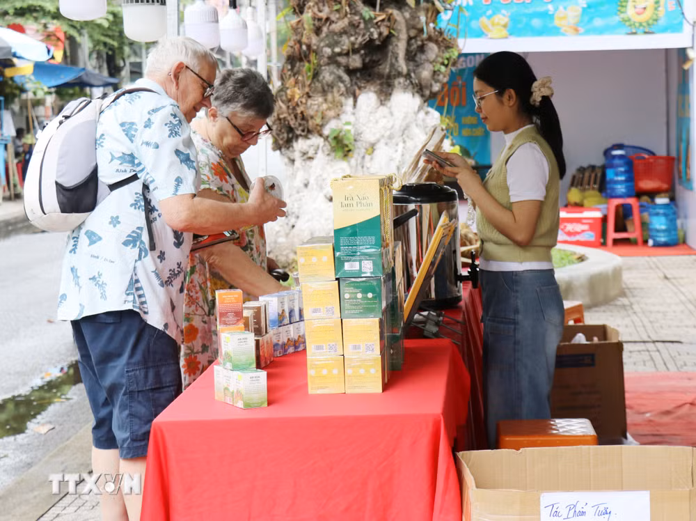 ttxvn_du-lich-khanh-hoa-trong-khong-gian-phat-trien-moi-8526501.jpg